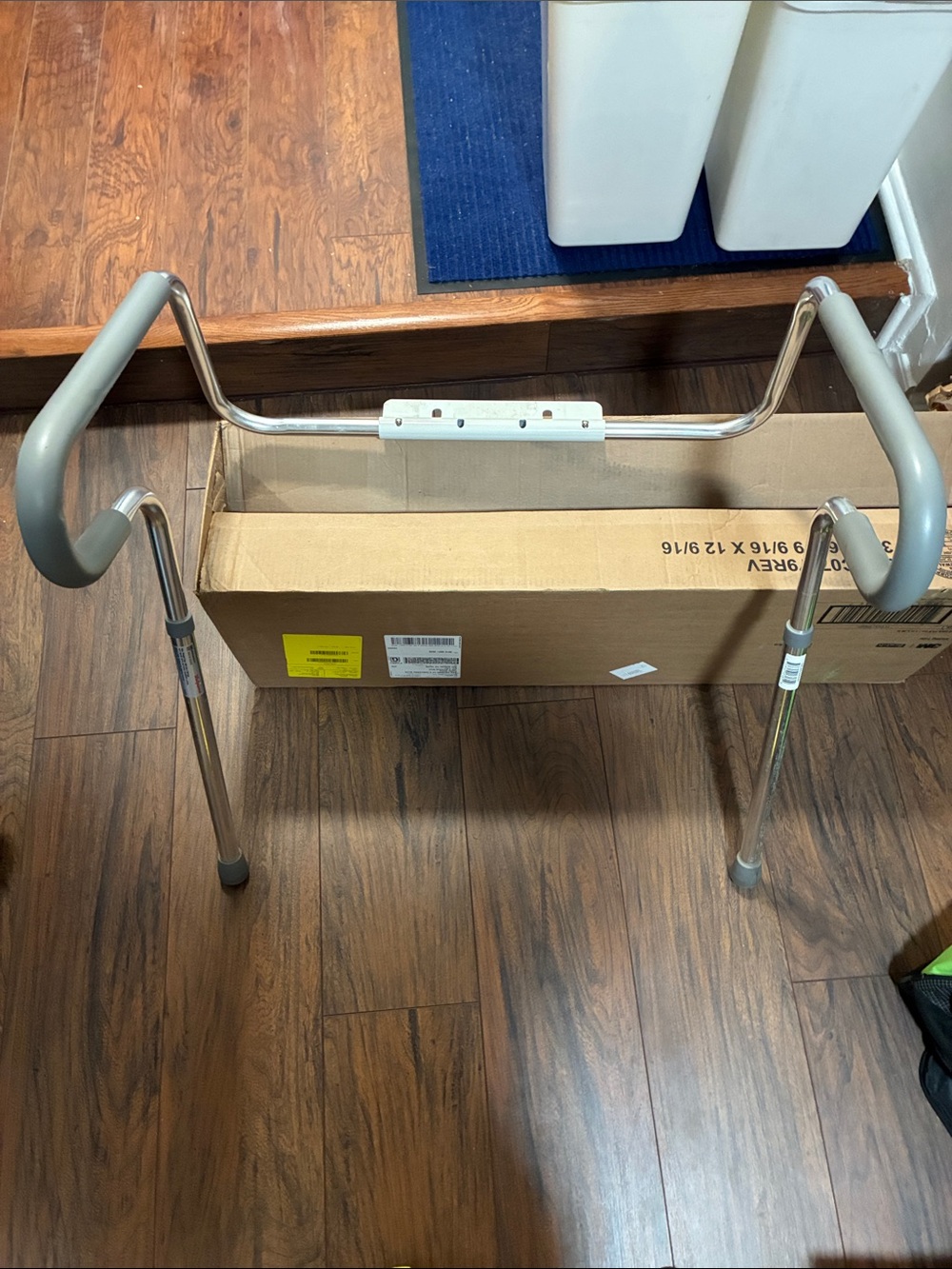 Adjustable toilet seat rails
